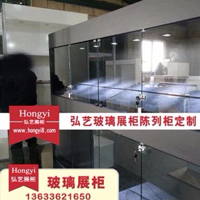 玻璃平开门柜台 展示柜台